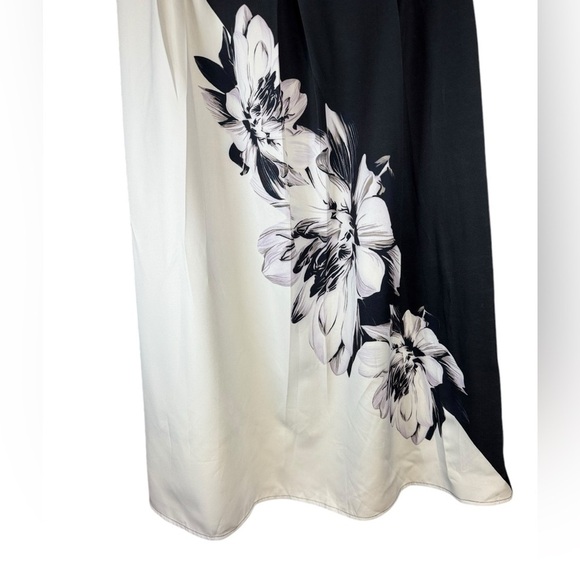 Shein beautiful plus size long skirt with floral designs size 2xl‎ - Picture 3 of 8